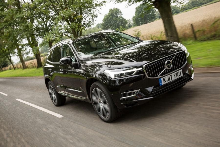  Volvo XC60 T8 Inscription 2017 года  (UK) (фото 12 из 40)